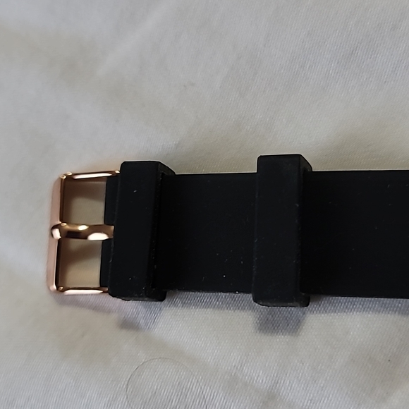 TCK Cat Ears Digital Watch - Picture 2 of 10